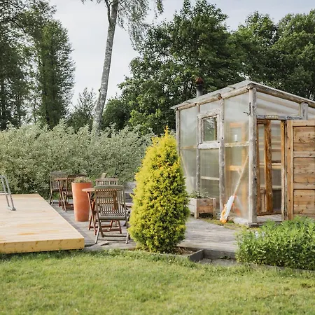 Saaremaa õlletuba - Attic Retreat At Brewery אתר קמפינג Pihtla
