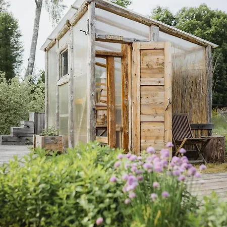 Saaremaa õlletuba - Attic Retreat At Brewery אתר קמפינג
