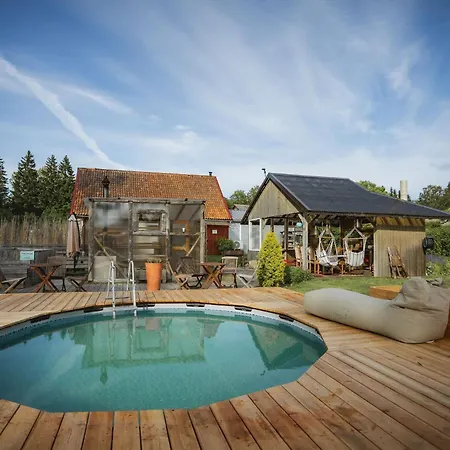Saaremaa õlletuba - Attic Retreat At Brewery אתר קמפינג Pihtla